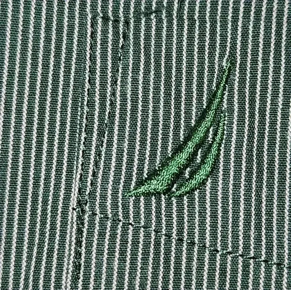 Nautica long-sleeved short style WR0468 Sanded poplin pinstriped shirt. Large - Picture 3 of 11
